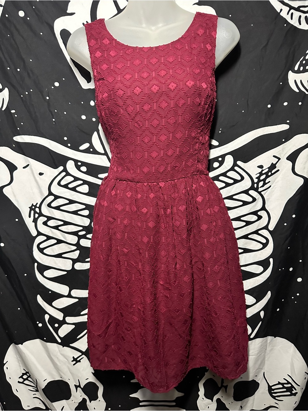 Textured Sleeveless Dress in Berry